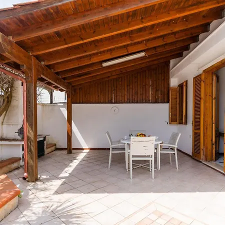 Nina A Villa